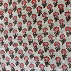 Tissu en coton imprimé à la main avec motif floral rouge Buti |   Textile artisanal indien - Product Image 2