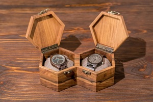 Caja para Relojes de Nogal con 2 Ranuras, Organizador con Tapa de Vidrio o Madera, Estilo Panal de Abeja, Estuche para Relojes para Hombre, Almacenamiento de Joyas - Product Image 3