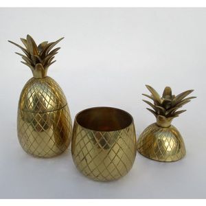 Centro de mesa decorativo de latón con forma de piña para mesa de comedor, consola de sala de estar y decoración de hogar de lujo. - Product Image 1