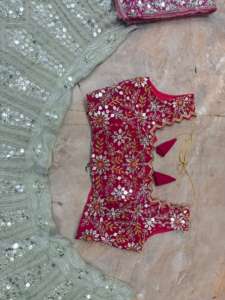 ชุดเลเฮนกาโชลีผ้าจอร์เจตต์คุณภาพพรีเมียมสำหรับฤดูร้อน ความยาวระดับพื้น ดีไซน์ทันสมัยสไตล์อินเดีย-ปากีสถาน ปักลายประดับเลื่อมและงานตัดเย็บแบบคันแคน - Product Image 5