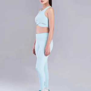 Conjunto de Yoga de 2 Piezas Azul Claro, Top Corto con Cuello Redondo y Espalda Cruzada, Leggings Largos de Cintura Alta, Sin Costuras, Transpirables, de Spandex y Poliéster - Product Image 4
