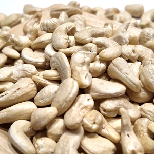 Luxury Grade Cambodia Origin W180 White Cashew Kernels Halal Certified for Gourmet Snack Gift Boxes and Food Services - Product Image 2