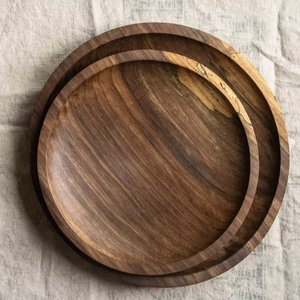 Juego de Platos de Madera de Nogal Tallados a Mano: Decoración de Cocina Estilo Rústico - Product Image 1