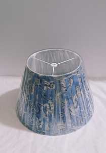 Nueva llegada: Pantalla cilíndrica de tela Ikat azul y blanca con compatibilidad con casquillo E27 y anillos inferiores de hierro resistentes para lámpara de mesa. - Product Image 6