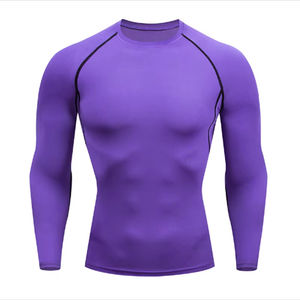 T-shirt de compression pour homme, logo personnalisé, coupe ajustée, performance athlétique, pour musculation, entraînement, course à pied - Product Image 1