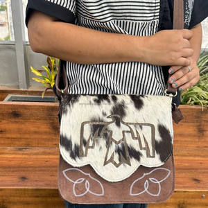 Sacs à bandoulière personnalisés en cuir suédé marron pour femmes Sacs à main de luxe en cuir de vachette Western Hair Gravé au laser - Product Image 2