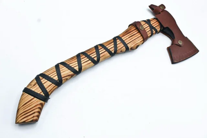 Hache viking à barbe faite à la main avec tête en acier carbone noir, manche en bois rayé, fourreau en cuir, design nordique, pour le camping en plein air - Product Image 6