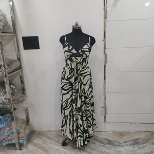 Robe longue décontractée pour femme, style bohème, imprimé floral, en mélange de soie et viscose, col en V, bretelles spaghetti, coupe trapèze ample, taille élastique - Product Image 1