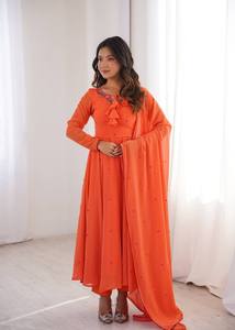 Nouvelle Robe Anarkali de Créateur pour Femme, en Faux Georgette Cosmos Lourd, Broderie et Sequins, Style Fantaisie pour Fêtes, Mariages et Diwali - Product Image 1