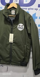 Chaqueta Estilo Verde Oliva de Calidad de Exportación con Múltiples Bolsillos para Camping, Senderismo y Trabajo, Disponible para la Venta - Product Image 5