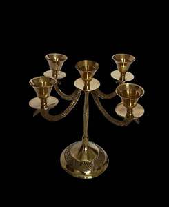 Porte-bougie élégant et luxueux à 5 bras en aluminium doré, design moderne artisanal, pot à bougie décoratif pour table de mariage au meilleur prix - Product Image 3