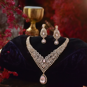ชุดสร้อยคอเพชรแบบอเมริกัน JeweleMarket 10575680WH Royal Look ชุบทอง 18K เครื่องประดับชั้นดีประดับเพชรซิร์คอน สำหรับโอกาสพิเศษของเจ้าสาว - Product Image 3