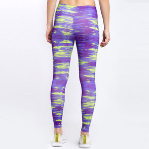 Leggings de sublimation en gros, imprimés sur mesure, avec poches, en tissu doux polyester et élasthanne - Product Image 2
