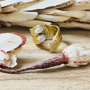 Bague Plume Pierre de Lune Très Demandée, Plaqué Or 18K, Laiton, Style Bohème, Bijoux Vintage Certifiés, Vente en Gros, Bague pour Femme - Product Image 1