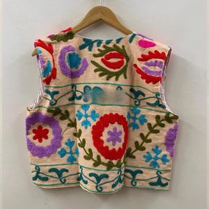 Gilet Suzani en coton fleuri fait à la main manteau de broderie gilet Suzani sans manches gilet court brodé - Product Image 4