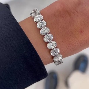 สร้อยข้อมือเทนนิสโมอิสซาไนต์เงินแท้ 925 ชุบทองคำขาว 18k ประดับด้วยพลอยสีขาวรูปไข่ 2.0 กะรัต สำหรับผู้หญิง - โรแมนติก หรูหรา - Product Image 5