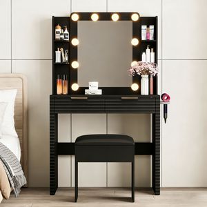 Toeletta da Trucco con Lampadine Hollywood e Stazione di Ricarica, Tavolo da Toeletta Scanalato con 2 Cassetti, 4 Ripiani Aperti e Spazio per Asciugacapelli - Product Image 1
