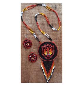 Conjunto de joyería premium con collar y aretes de cuentas festivas para un atuendo tradicional elegante - Product Image 1