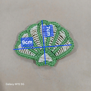 Anillos de Servilleta de Macramé con Diseño de Conchas, Decoración Náutica Costera para Mesa, Hechos a Mano con Patrón de Follaje en Azul y Beige - Product Image 4