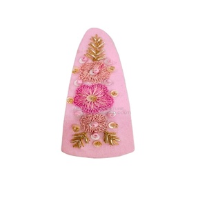 Pinces à cheveux perlées, pinces à cheveux personnalisées, accessoires capillaires tendance, pinces à cheveux fleuries, pinces à cheveux perlées brodées à la main - Product Image 1