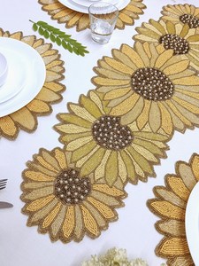 Chemin de table brodé motif tournesol, style rustique, en polyester, pour la décoration intérieure - Product Image 3