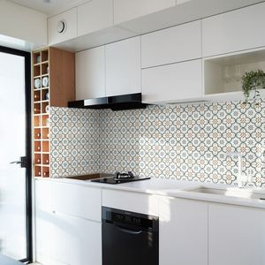 20 Piezas de Baldosas Autoadhesivas de PVC para Piso, 7.9 x 7.9 Pulgadas, Impermeables, Antideslizantes, Decorativas - Product Image 3