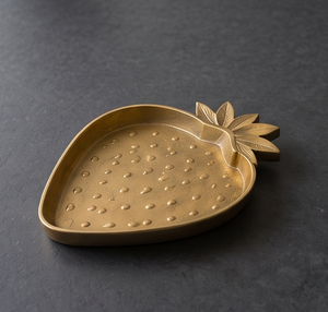 Plateau de service en aluminium moulé en forme de fraise, motif graines, doré, pour présentation alimentaire, idéal pour hôtels et restaurants, directement de l'usine - Product Image 1