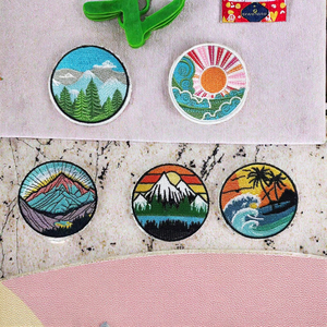 Fabrication de badges en chenille personnalisés pour marques privées, production de badges à coudre pour les détaillants de mode et les importateurs de vêtements - Product Image 4