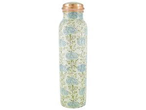 Botella de cobre es una botella de agua hecha de cobre puro. En India y en la cultura Ayurveda, las personas a menudo guardan agua potable. - Product Image 4