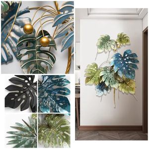 Décoration murale en métal en forme de feuille tropicale |   Décoration murale artistique verte et bleue avec accents dorés |   Décoration murale en métal de grande taille de qualité supérieure pour le salon - Product Image 6