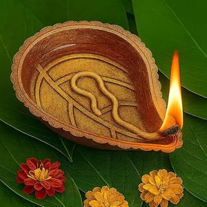 Diya élégante en forme de feuille de cuivre pour la décoration de la maison, lampe à huile artisanale pour les festivals et le culte quotidien - Product Image 6