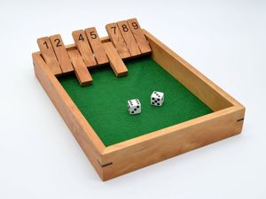 Jeu de société hexagonal à numéros avec dés et tuiles en bois, jeu Shut the Box avec dés et tuiles numérotées, jeu de société familial à poser sur table - Product Image 2