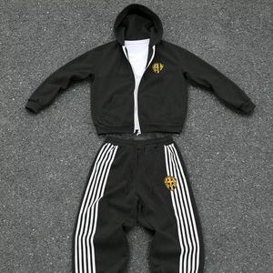 Conjunto Deportivo Unisex de Talla Grande, Ligero, Transpirable, Informal, con Sudadera con Cierre y Pantalones con Apliques de Patchwork, Logotipo Bordado Personalizado - Product Image 1