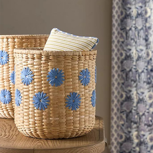 Cesto de Ropa Plegable Cuadrado de Bambú Ecológico con Tapa Bordada con Flores, Estilo Bohemio, para Juguetes de Niños, de Vietnam - Product Image 3