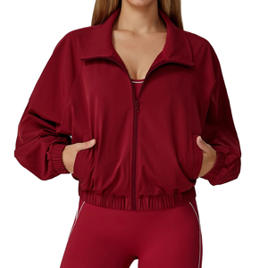 Veste de survêtement rouge en polyester pour femme, manches longues, fermeture éclair, col rabattu, poches latérales, style sportif, couleur unie, coupe classique, automne - Product Image 1