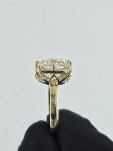 Bague en diamant 14K 18K Or jaune Diamant de laboratoire taille coussin Solitaire pour femme Élégant Cadeau de mariage ou d'anniversaire - Product Image 4