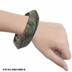 Brazalete de Madera Antigua Hecho a Mano, Brazalete de Madera con Textura Rústica y Acabado Envejecido, Joyería Bohemia para Mujer - Product Image 6