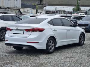 รถเก๋งสีขาวมือสอง ยี่ห้อ Avante Elantra ปี 2018 เครื่องยนต์ดีเซล รถโดยสาร พวงมาลัยซ้าย เหมาะสำหรับการเดินทางในช่วงทำงาน รถมือสอง - Product Image 2