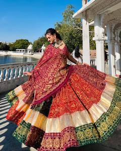 Robe ethnique longue pour femme, en coton réversible, style Lehenga Choli, à imprimé numérique traditionnel, idéale pour mariage, Diwali, fête, remise de diplôme - Product Image 3