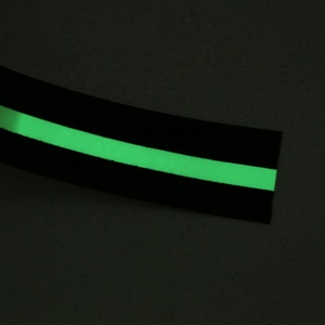 Nastri di trazione <span class=keywords><strong>antiscivolo</strong></span> con <span class=keywords><strong>nastro</strong></span> <span class=keywords><strong>adesivo</strong></span> impermeabile che vendono direttamente in fabbrica si illuminano al buio <span class=keywords><strong>nastro</strong></span> <span class=keywords><strong>antiscivolo</strong></span> - Product Image 6