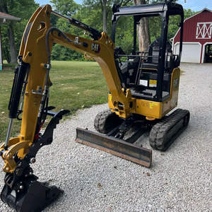 Miniexcavadora hidráulica agrícola usada de 1.8 toneladas 301.7CR 301.7 con techo para motor principal de máquina CAT - Product Image 1