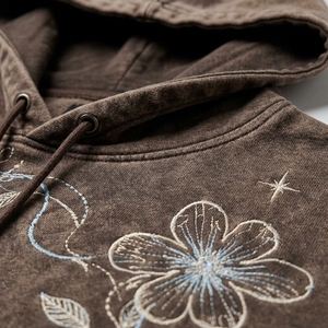 Sudadera con capucha bordada para hombre que ofrece una sensación acogedora, un aspecto moderno y costuras refinadas, perfecta para atuendos informales, fines de semana y uso al aire libre. - Product Image 6