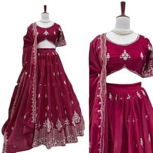 Lehenga en satin Foux Gorgette avec broderie de fils et sequins de 9 mm, taille jusqu'à 44, micro-lehenga intérieur. - Product Image 1