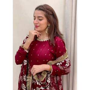 Robes de soirée stylisées avec bas et Dupatta pour les fêtes - Product Image 4