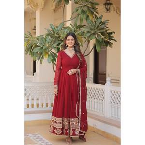 Ensemble de designer pour femmes avec broderie multi-paillettes Robe élégante à paillettes - Product Image 2