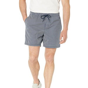 Shorts décontractés pour hommes, fabriqués en tissu léger et doux, offrant un confort relaxant toute la journée avec un look moderne et décontracté. - Product Image 2