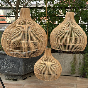 Meilleures ventes : Lustres et suspensions en rotin faits à la main pour intérieur/extérieur, formes de lampes vintage - Product Image 1