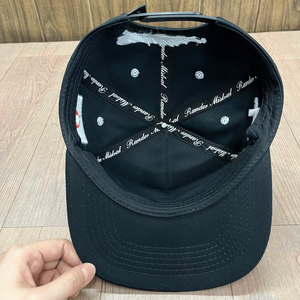 Casquette snapback noire à 6 panneaux avec texte japonais brodé blanc et logo PM sur le panneau avant, style streetwear unisexe, casquette décontractée - Product Image 2