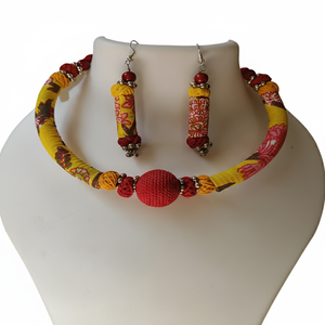 Collar Hecho a Mano con Tela de Algodón, Diseño Clásico con Forma de Corazones, Nueva Tendencia en Joyería de Moda, Cadenas de Perlas - Product Image 5
