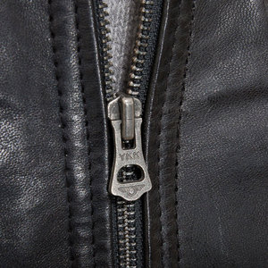 Veste en cuir zippée décontractée pour jeunes hommes, design de logo personnalisé OEM, veste en cuir simple pour hommes - Product Image 5